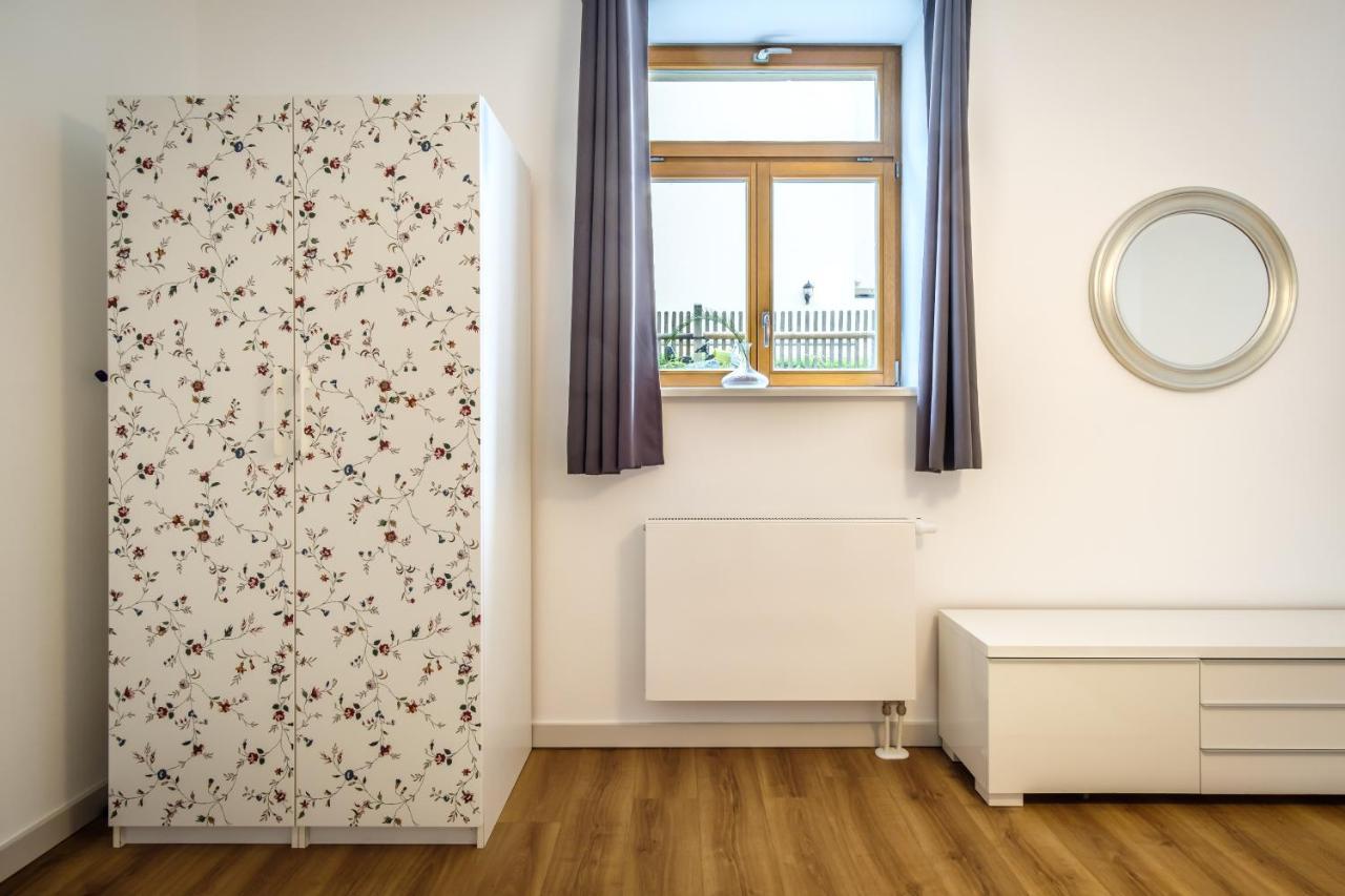 Wunderschoene Wohnung In Sanierter Villa! Incl Wifi Дрезден Екстер'єр фото